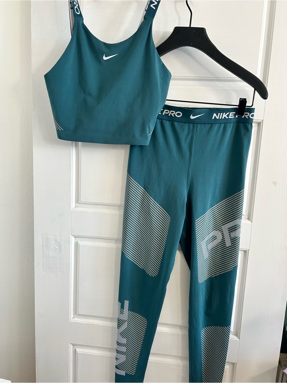 Nike Pro Dri-FIT Teal Matching Workout Set Leggings & Crop Top Size S